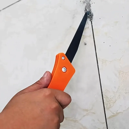 S úzkou háčikovou čepeľou na ťažko dostupné škáry