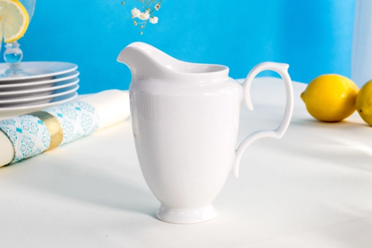 Žiarivo biely porcelán do každej domácnosti