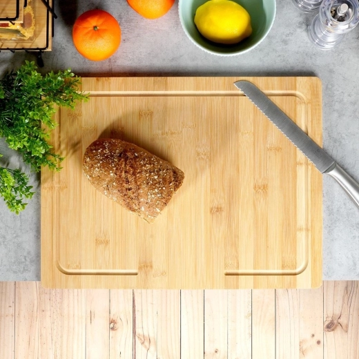 Drážka na šťavy pre čistejšiu pracovnú plochu