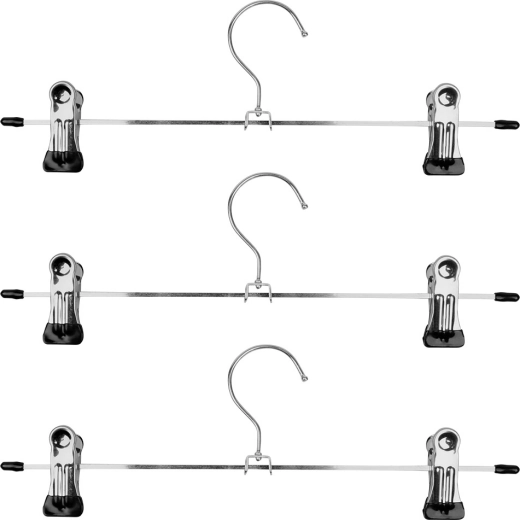 Odolná kovová konštrukcia v striebornej farbe