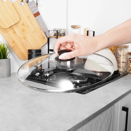 Odolný nerezový lem a istý úchop