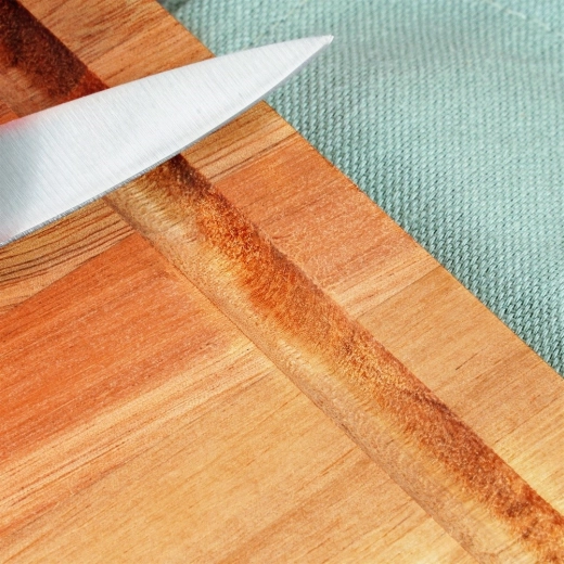 Pevné akáciové drevo s prirodzenou kresbou