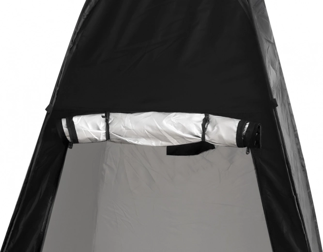 Praktické zipsové dvere a vetracie okienko