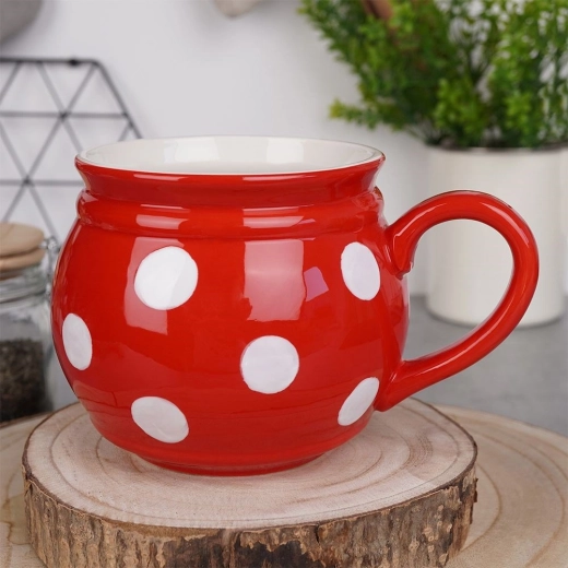 Pohodlné držanie vďaka tvaru a veľkému uchu