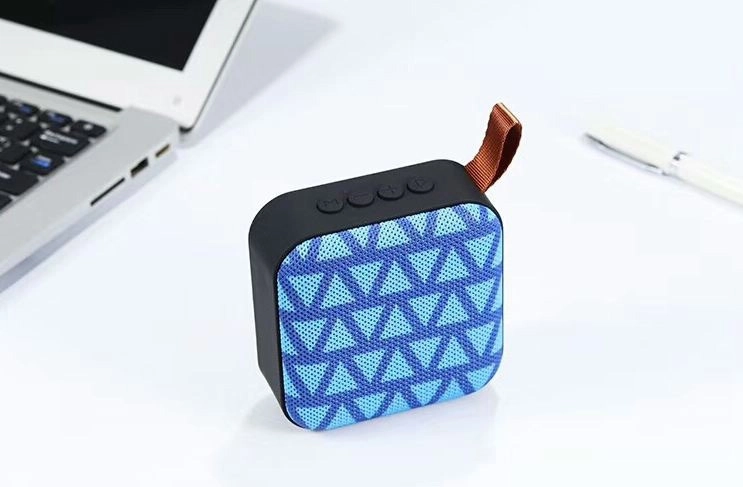 FM rádio a prehrávanie z USB/MicroSD