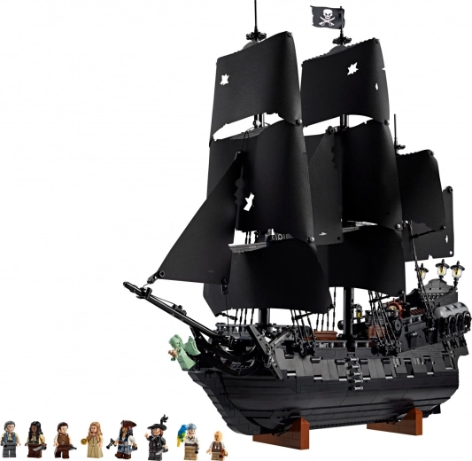 8 minifigúrok z Piráti Karibiku