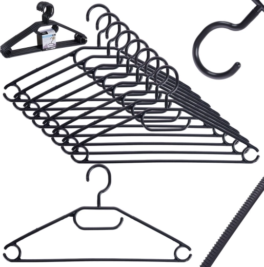 Viac miest na zavesenie odevov aj doplnkov