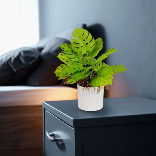 Dekoratívna umelá monstera v kvetináči