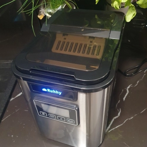 LCD displej, hodiny a časovač na plánované spustenie