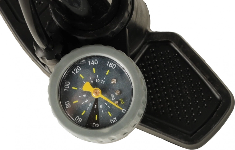 Presný manometer na kontrolu tlaku