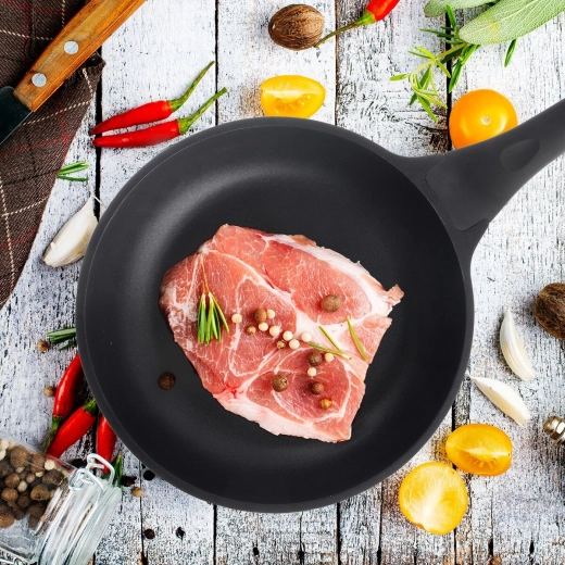 Nepriľnavý povrch na jednoduché smaženie