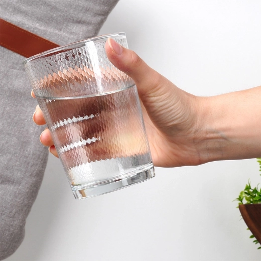 Pohodlný úchop vďaka štruktúrovanému povrchu