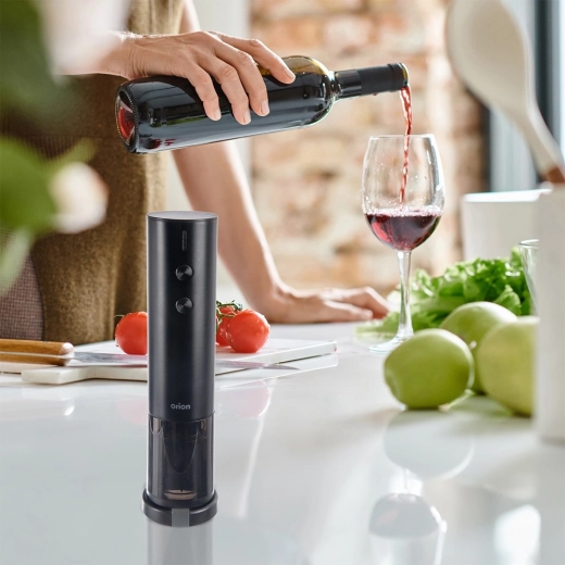 Orezávač fólie v stojane