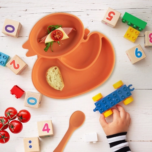 Tri oddelené priehradky pre pestrú stravu