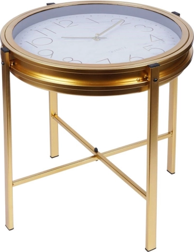 Hodiny integrované v doske stola