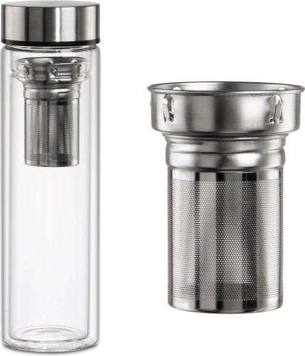 Integrované jemné sitko na čaj aj ovocie