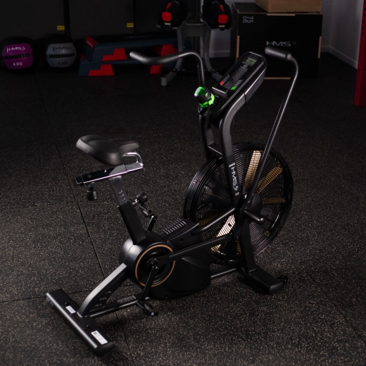 Celotelový tréning s pohyblivými ramenami