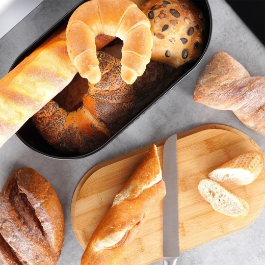 Veko z dreva slúži ako krájacia doska