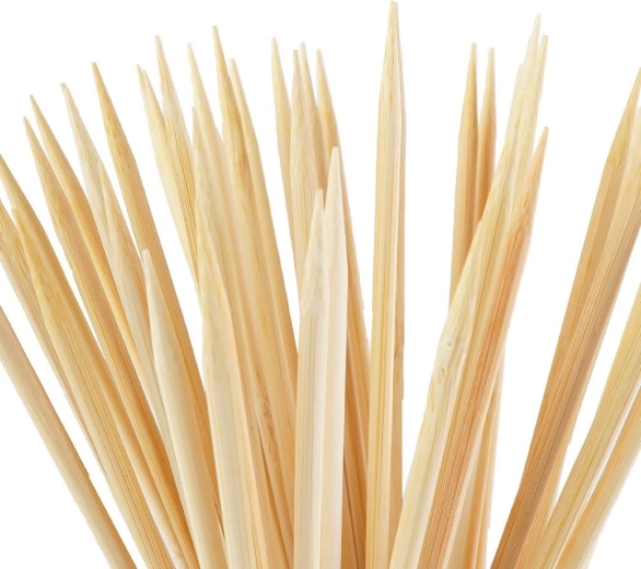 Prírodný bambus s ostrým hrotom