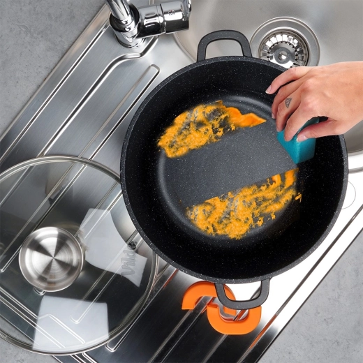 Nepriľnavá granitová vrstva a jednoduchá údržba