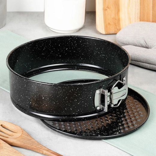 Rovnomerné pečenie a pevná konštrukcia