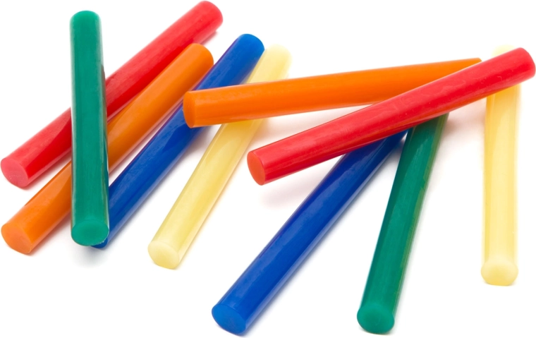 Farebná tavná tyčinka do lepiacej pištole 11 mm – 1 kus