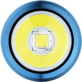 Výkon 1300 lm a dosvit 170 metrov