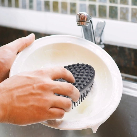 Šetrná k riadu, účinná na nečistoty