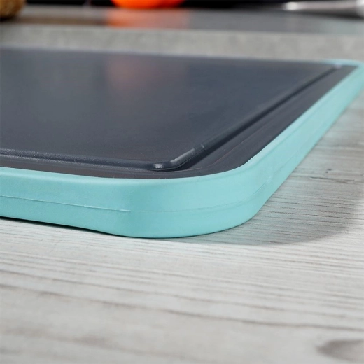 Čistý pracovný priestor vďaka drážke na šťavy