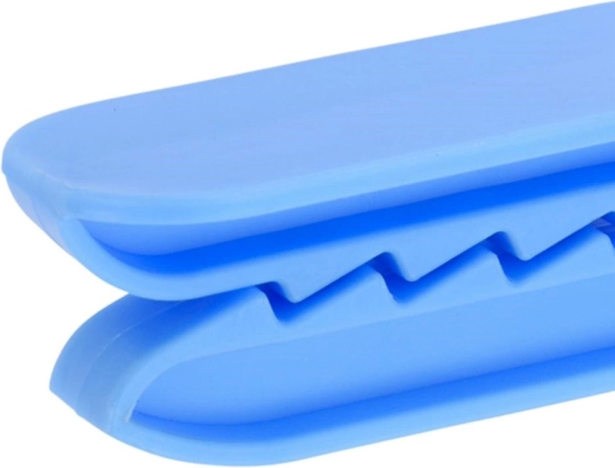 Pevné uchytenie uteráka a deky