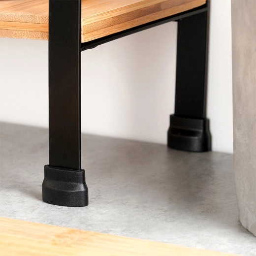 Stabilná kovová konštrukcia s ochranou povrchu