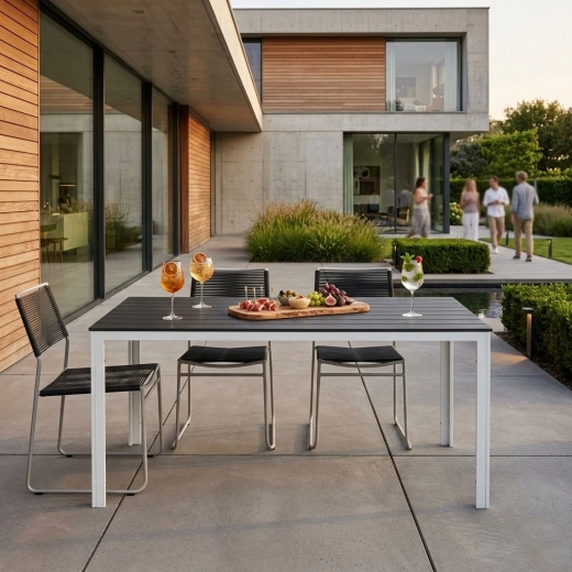 Veľká doska pre pohodlné stolovanie