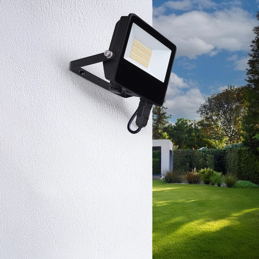 Odolnosť do exteriéru: IP65 a hliníkové telo