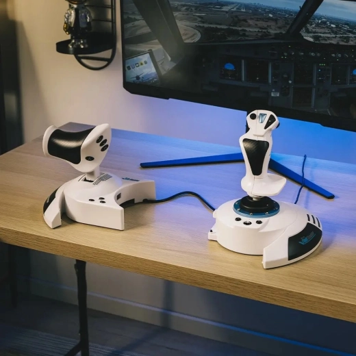 Nastav si odpor joysticku aj ergonómiu