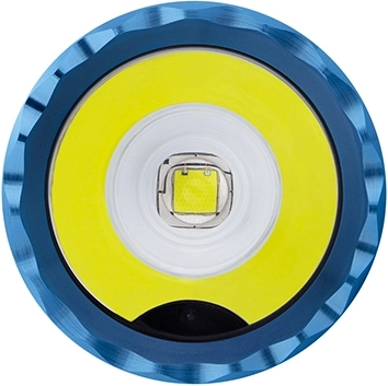 Výkon 1750 lm a dosvit 220 m