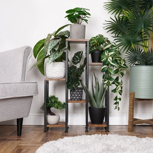 Viacúrovňová kaskáda pre 6 kvetináčov