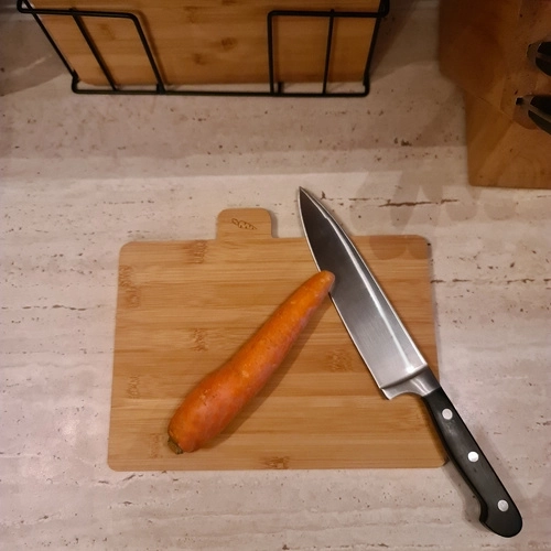 Loftový kovový stojan šetrí miesto