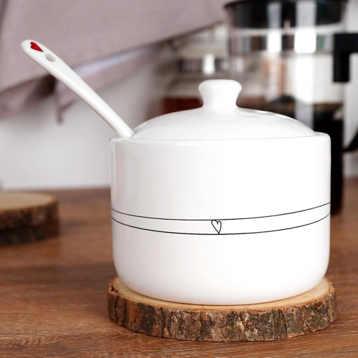 Praktické servírovanie s viečkom a lyžičkou