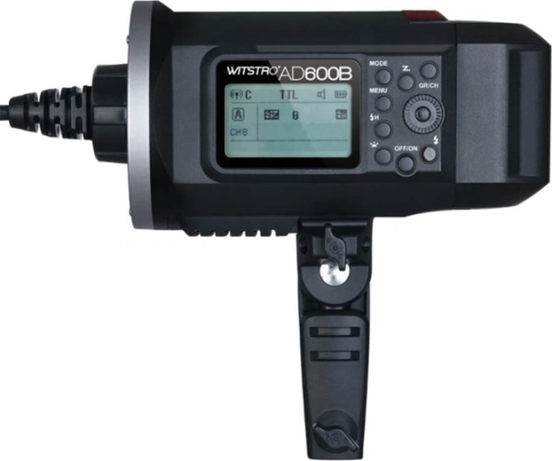 Vstavaný Godox X 2,4 GHz a bajonet Bowens