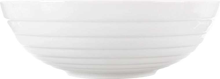 Elegantný biely porcelán s jemným reliéfom
