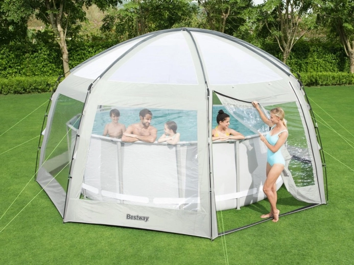Priestranná kupola pre bazény aj posedenie