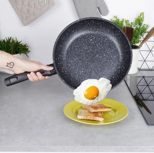 Neprilnavý granitový povrch bez PFOA a PTFE