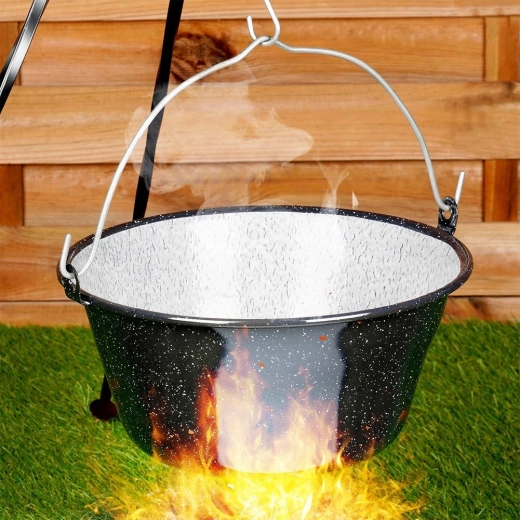 Ideálne nad oheň aj na trojnožku