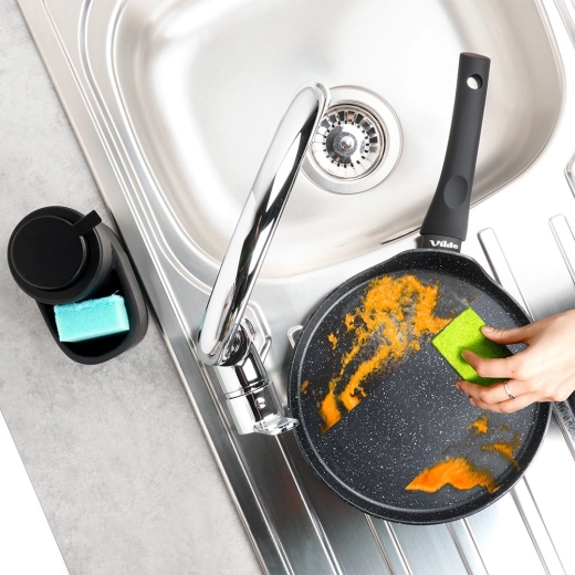 Nepriľnavý granitový povrch pre ľahké obracanie