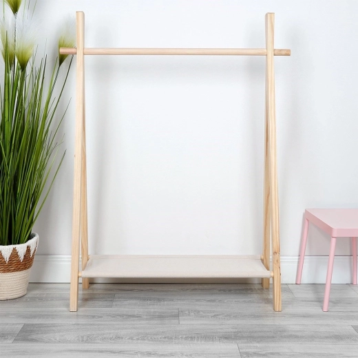 Stabilný A‑rám z prírodného dreva