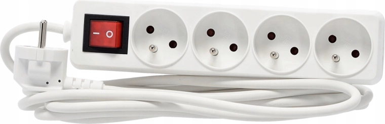 Štyri uzemnené Schuko zásuvky