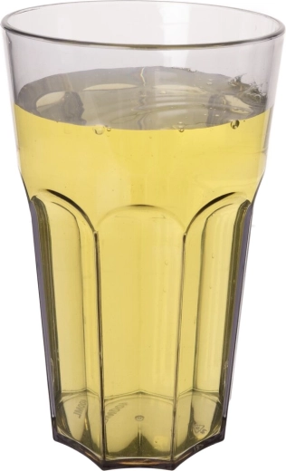 Veľký objem 0,7 l pre celodenný pitný režim