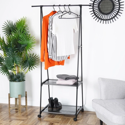 Dve praktické spodné police