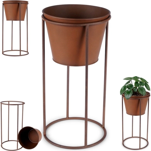 Stabilná kovová konštrukcia s retro patinou