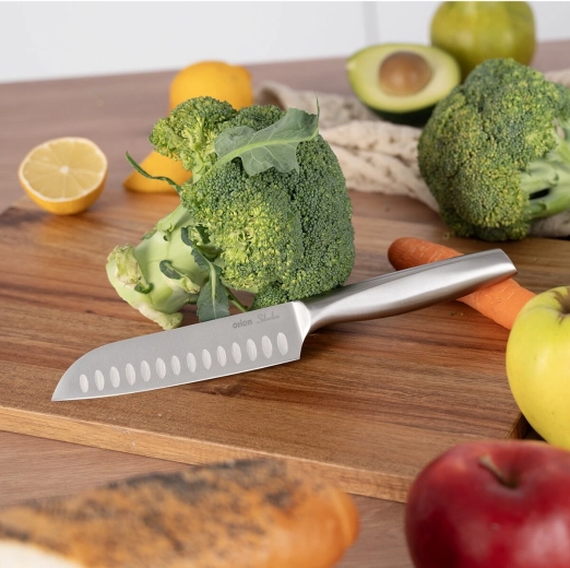 Tvar santoku na rýchle a presné krájanie